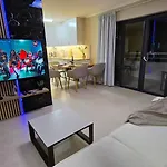 Beachfront Premium With Sunset, Pools & Sea View Lejlighed