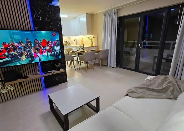 Beachfront Premium With Sunset, Pools & Sea View Lejlighed