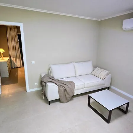 Beachfront Premium With Sunset, Pools & Sea View Apartment