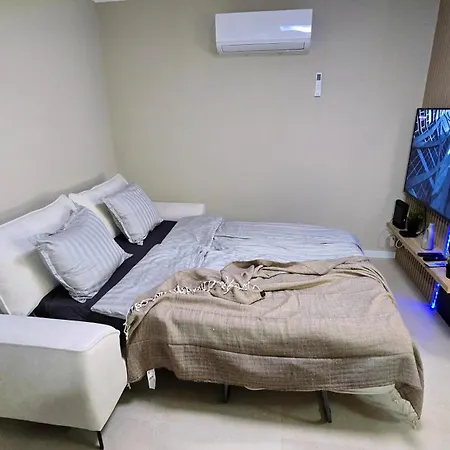 Beachfront Premium With Sunset, Pools & Sea View *