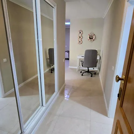 Beachfront Premium With Sunset, Pools & Sea View Apartment