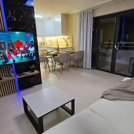 Beachfront Premium With Sunset, Pools & Sea View 公寓